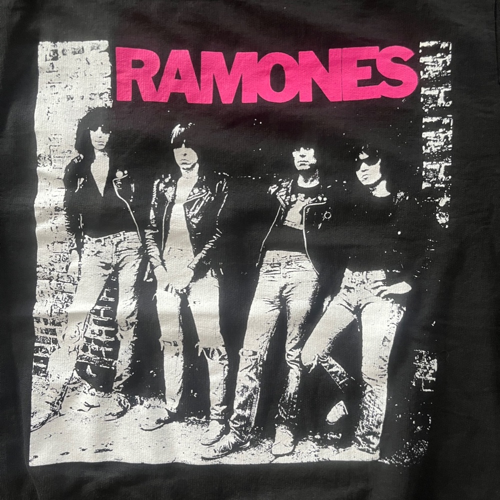 Ramones Black Sweatshirt Band Shirt - Picture 2 of 6